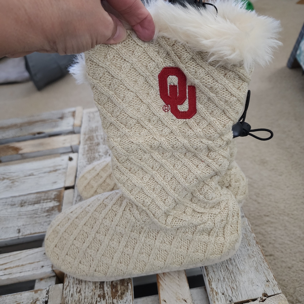 OU Cozy Cable Knit Slipper Boots By Collegiate with Fur Trim Size 7-8M NWT